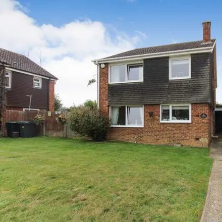 Buy this 4 bed house on Birch Close in Broom, SG18 9NR
