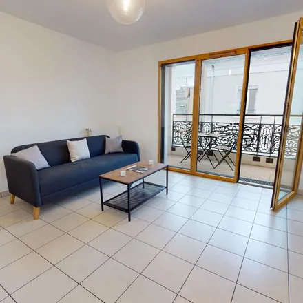 Rent this 3 bed apartment on 20 Rue de la Parcheminerie in 49051 Angers, France