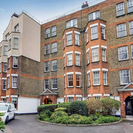 Rent this 2 bed apartment on Edone in Chiswick High Road, London
