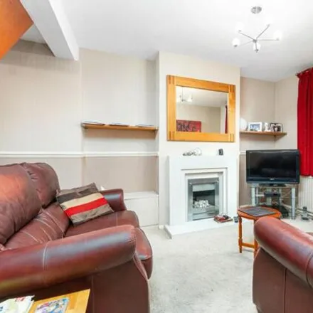 Image 2 - Clarence Road, London, SM1 1RH, United Kingdom - Townhouse for sale