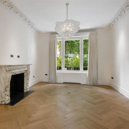 Rent this 3 bed apartment on 46 Rutland Gate in London, SW7 1PA