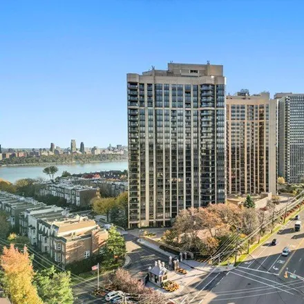 Image 2 - 800 Palisade Avenue, Fort Lee, NJ 07020, USA - Condo for sale