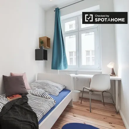 Rent this 4 bed room on Friedlander Straße 131 in 12489 Berlin, Germany