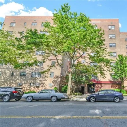 Image 3 - 29-30 138th Street, New York, NY 11354, USA - Apartment for sale