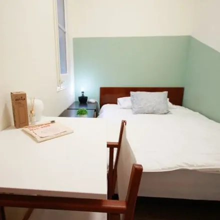 Rent this 3 bed room on Carrer de Balmes in 290, 08006 Barcelona