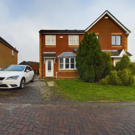 Buy this 3 bed duplex on Waterland Close in Hedon, HU12 8QE