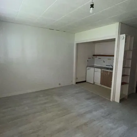 Rent this 1 bed apartment on 27 Avenue de la Libération in 14000 Caen, France