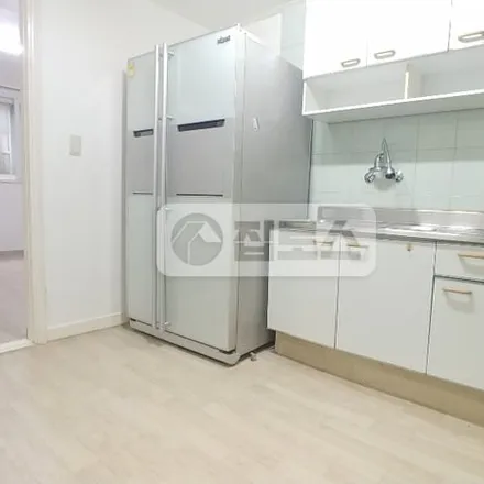 Rent this studio apartment on 서울특별시 송파구 송파동 116-12