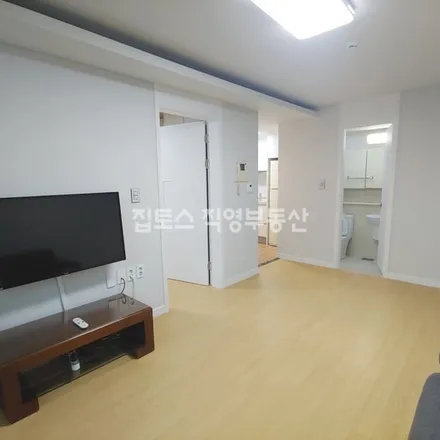 Rent this 1 bed apartment on 서울특별시 강남구 역삼동 691-15