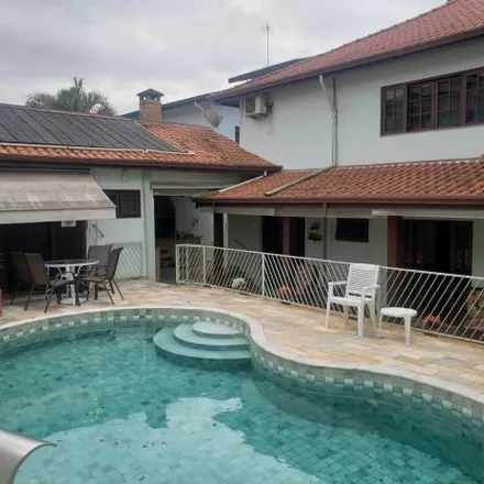 Buy this 3 bed house on Rua Vicente Preterotti in Cecap, Jundiaí - SP