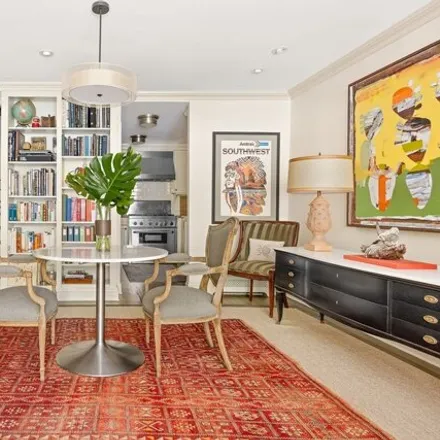 Image 3 - 337 East 50th Street, New York, NY 10022, USA - Townhouse for sale