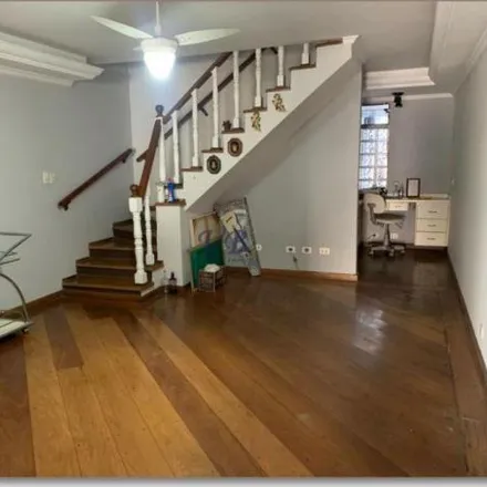 Rent this 2 bed house on Rua Almirante Protógenes in Jardim, Santo André - SP