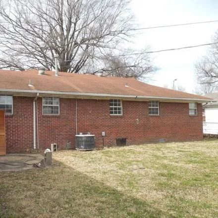 Image 2 - 1384 Osage Street, Sikeston, MO 63801, USA - House for sale