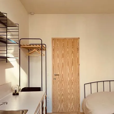 Rent this 1 bed apartment on Rue des Alliés - Bondgenotenstraat 166 in 1190 Forest - Vorst, Belgium