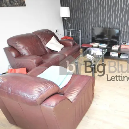 Image 3 - The Poplars, Leeds, LS6 2AT, United Kingdom - Apartment for rent