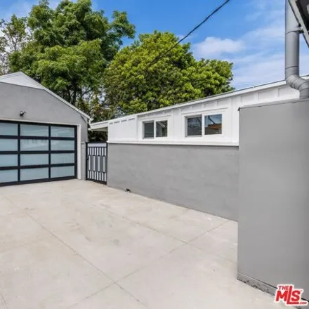 Image 2 - 7807 Naylor Avenue, Los Angeles, CA 90045, USA - House for sale