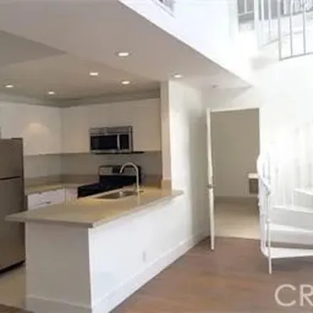Image 3 - Cosmopolitan Apaartments, 884 Palm Avenue, West Hollywood, CA 90069, USA - Apartment for rent