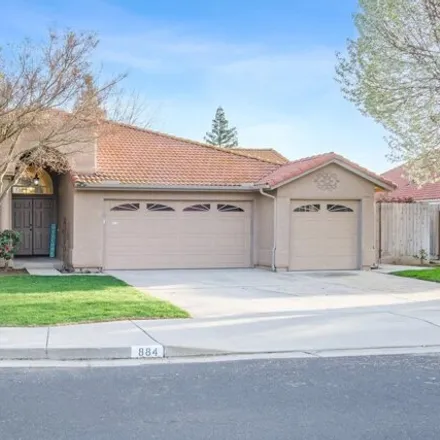 Buy this 3 bed house on 884 Chennault Avenue in Clovis, CA 93611