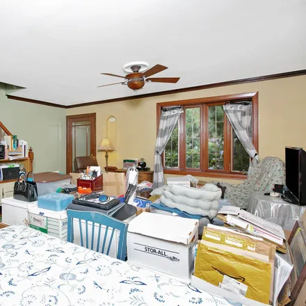Image 4 - 66-32 Wetherole Street, New York, NY 11374, USA - House for sale