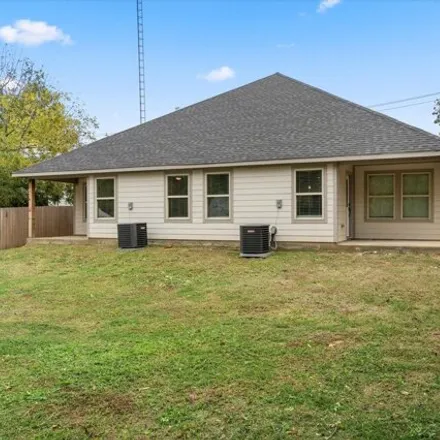 Image 6 - 765 West 2nd Avenue, Corsicana, TX 75110, USA - House for sale