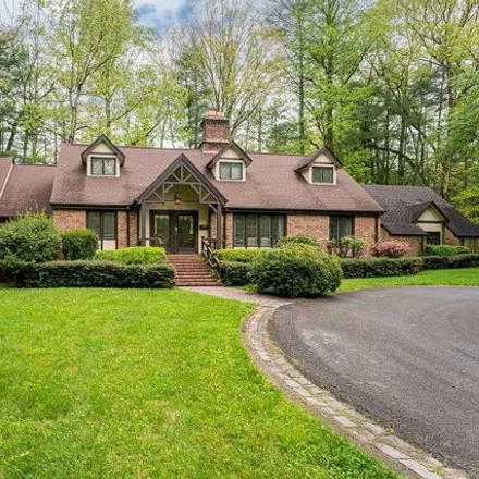 Buy this 5 bed house on 122 Stuyvesant Road in Biltmore Forest, Buncombe County