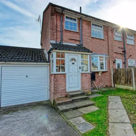 Buy this 3 bed townhouse on Staveley Road in Chesterfield, S43 2BZ