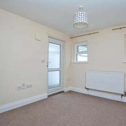 Image 9 - 7 Kingsnorth Gardens, Folkestone, CT20 2QP, United Kingdom - Room for rent