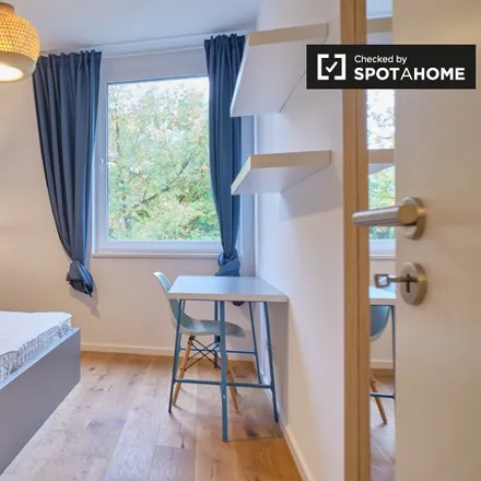 Rent this 4 bed room on Ökomarkt Leopoldplatz in Leopoldplatz, 13353 Berlin