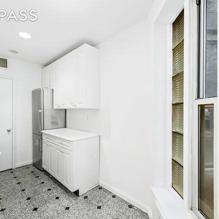 Rent this 2 bed apartment on 330 East 58th Street in New York, NY 10022