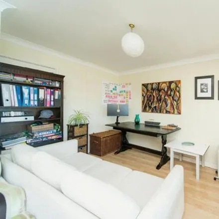 Image 9 - Fourth Avenue, Kingsway, Hove, BN3 2RR, United Kingdom - Apartment for sale