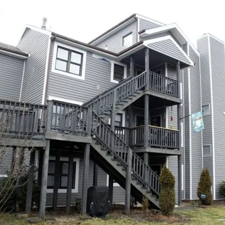 Buy this 4 bed condo on 1926 Canterbury Court in Lynchburg, VA 24503