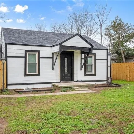 Buy this 2 bed house on 929 Barclay Avenue in Fort Worth, TX 76111