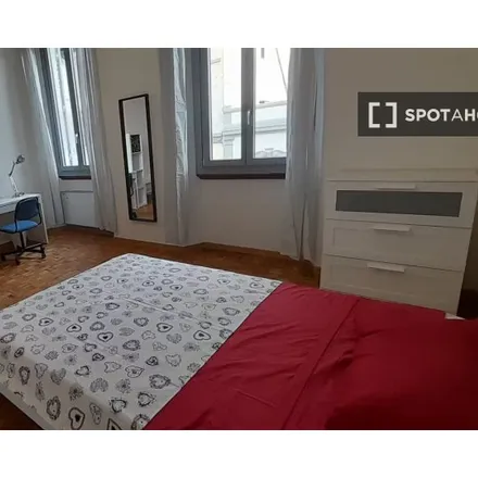 Rent this 3 bed room on Via della Colonna in 4 R, 50121 Florence FI