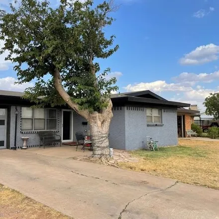 Buy this 3 bed house on 558 Meadow Drive in Midland, TX 79703