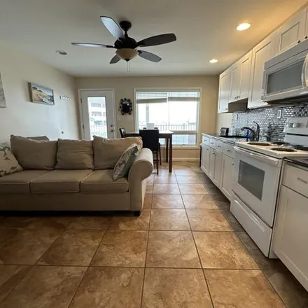 Image 7 - 447 East Toledo Avenue, Wildwood Gables, Cape May County, NJ 08260, USA - Condo for sale