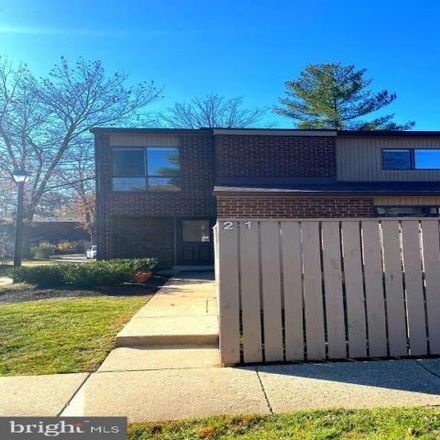 Rent this 3 bed condo on 60 Farmhouse Court in Pikesville, MD 21208