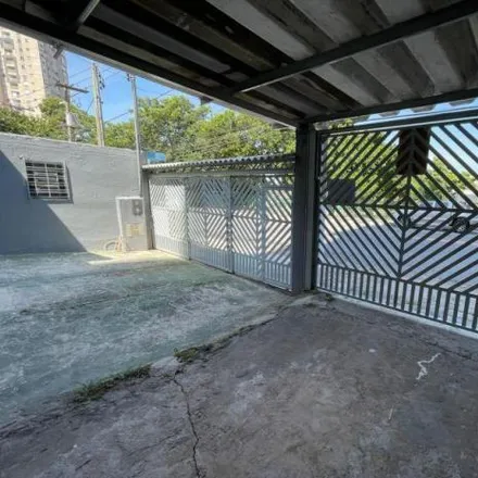 Rent this 3 bed house on Avenida Santo Antônio in Jardim das Flòres, Osasco - SP