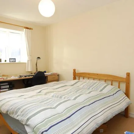 Rent this 4 bed apartment on 48 Kensington Road in Plymouth, PL4 7LU