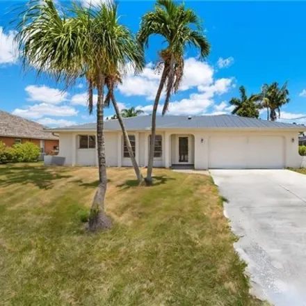 Image 3 - 2031 Se 25th Ln, Cape Coral, Florida, 33904 - House for sale