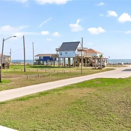 Image 6 - 12943 Jolly Roger Drive, Treasure Island, Brazoria County, TX 77541, USA - House for sale