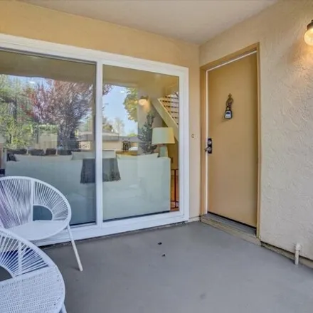 Image 5 - 1354 Avoset Terrace, Sunnyvale, CA 94087, USA - House for sale