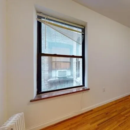 Image 4 - 104 Second Ave Unit 10, New York, 10003 - Apartment for rent