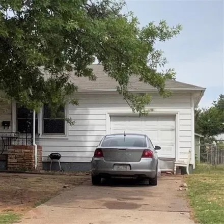Buy this 2 bed house on Glenn Avenue in Del City, OK 73115