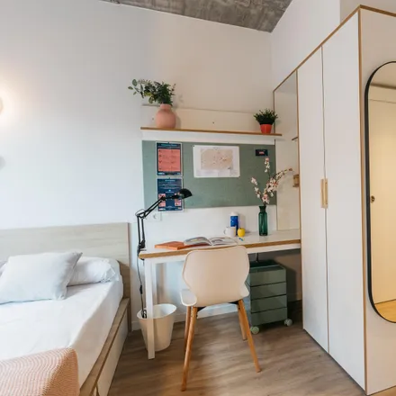Rent this 4studio room on Carrer de Pallars in 451, 08001 Barcelona