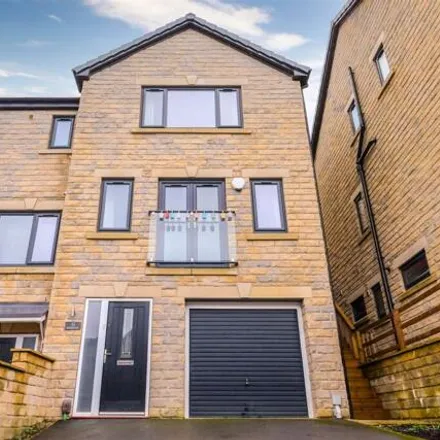 Buy this 3 bed townhouse on Rosemeade Court in Almondbury, HD5 8FA