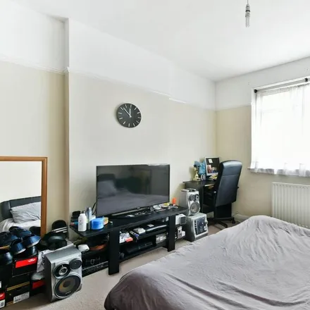 Image 4 - Beckway Road, Lonesome, London, SW16 4HA, United Kingdom - Townhouse for rent