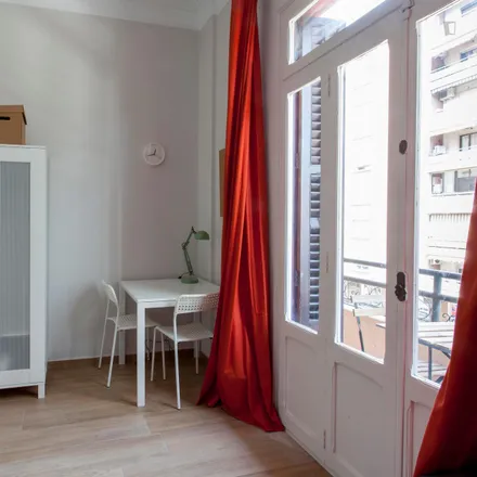 Image 3 - Carrer del Pintor Benedito, 7, 46007 Valencia, Spain - Room for rent