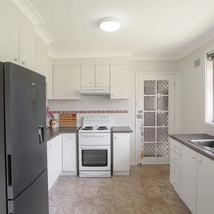 Image 2 - Murrie Street, Windang NSW 2528, Australia - Apartment for rent