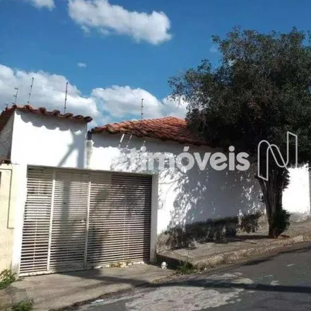 Rent this 3 bed house on Praça Timburi in Bonfim, Belo Horizonte - MG