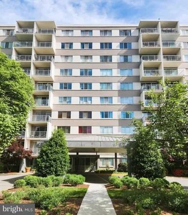 Rent this 1 bed condo on Whitehall North in Battery Lane, Bethesda